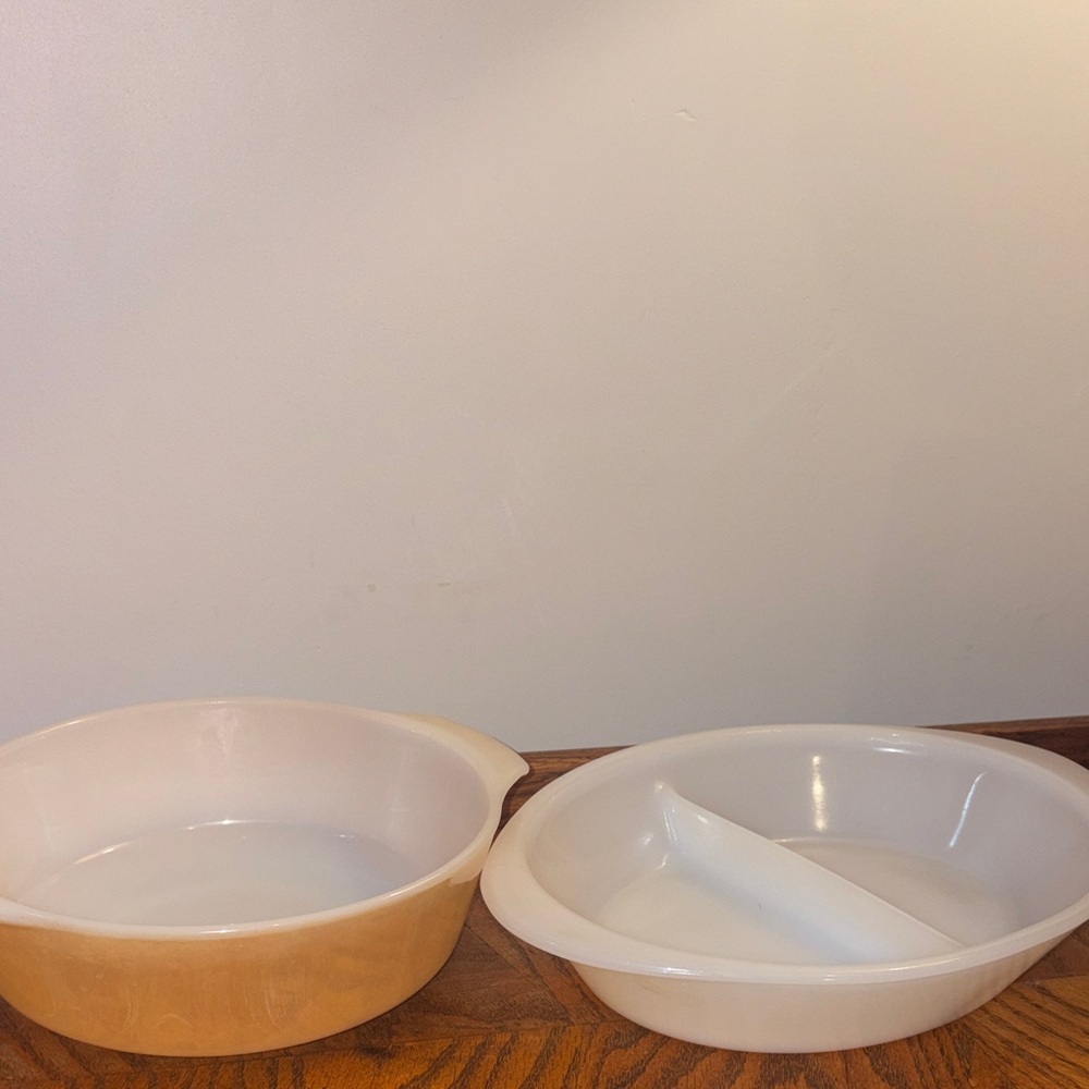 2 Pieces of Vintage Kitchenware Fireking Glasbake MCM Casserole & Mixing Bowl